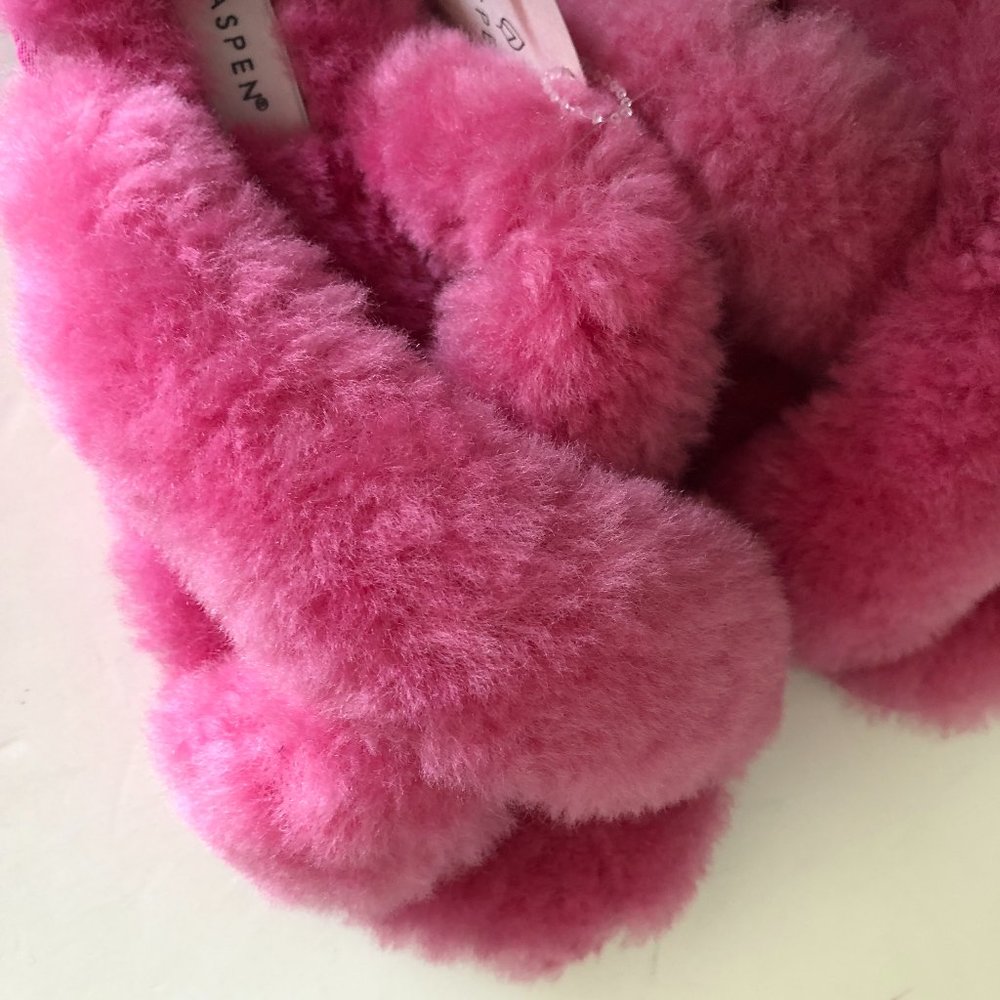 ASPEN Girls Crisscross Sheepskin Slippers XL Hot Pink - Picture 3 of 6